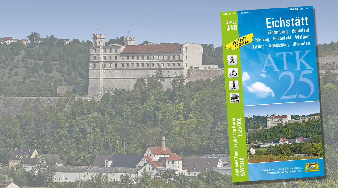 Bild einer Burg mit Wald, darauf das Titelblatt der ATK25-J10 Eichstätt